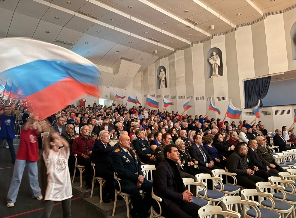Более 80 артистов государственных филармоний Новороссии выступили на сцене Кисловодска.