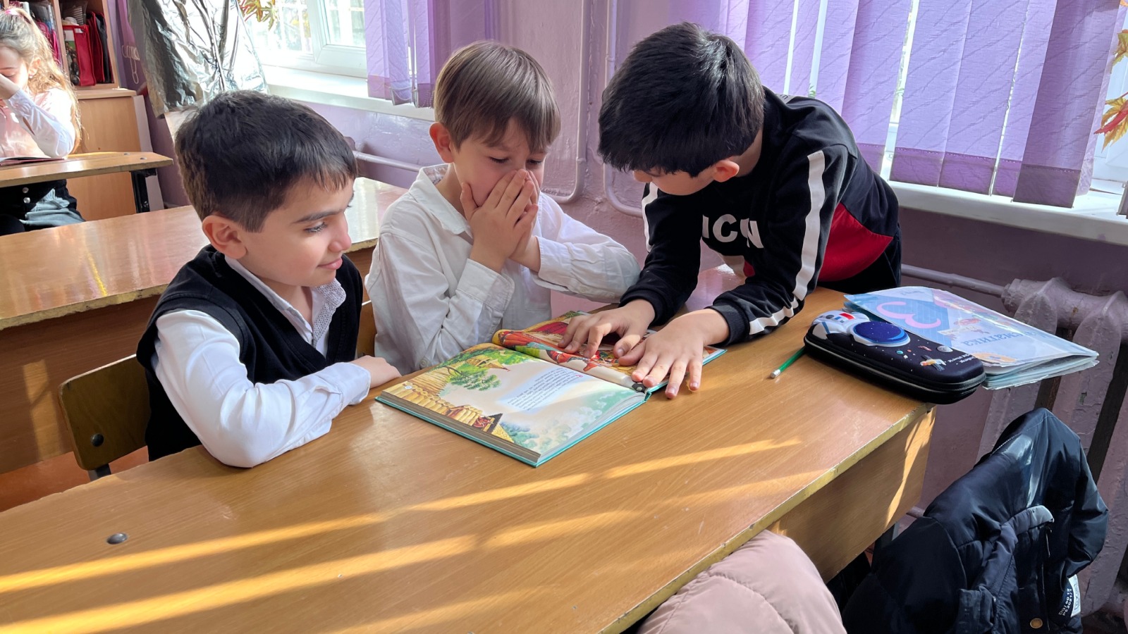 Во всех школах Кисловодска прошел День выключенных гаджетов.