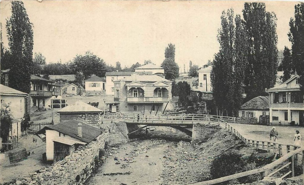 В Кисловодске очистили русло реки Березовки в исторической части города
