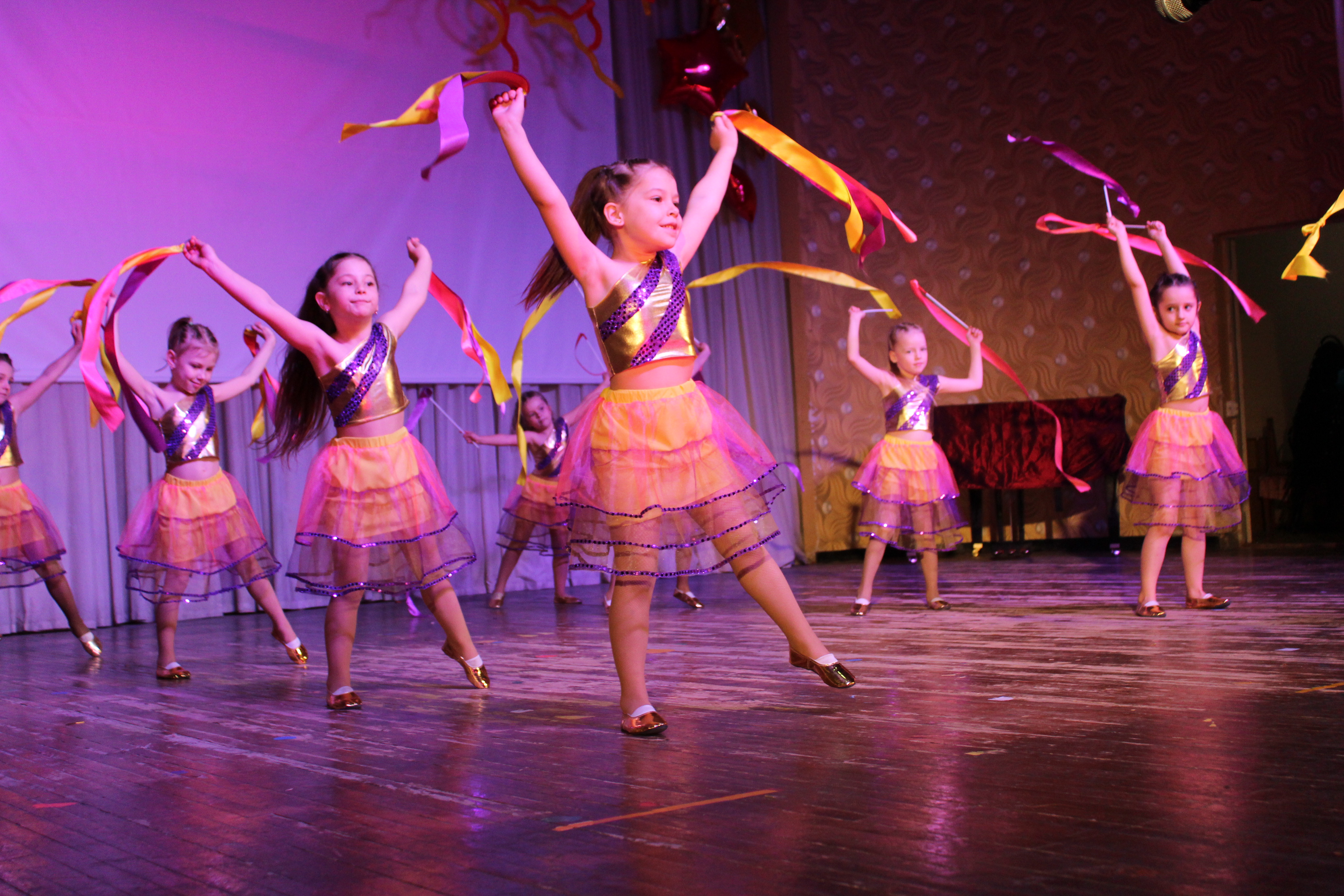 260 дошколят Кисловодска приняли участие в городском фестивале «Разноцветный мир детства»