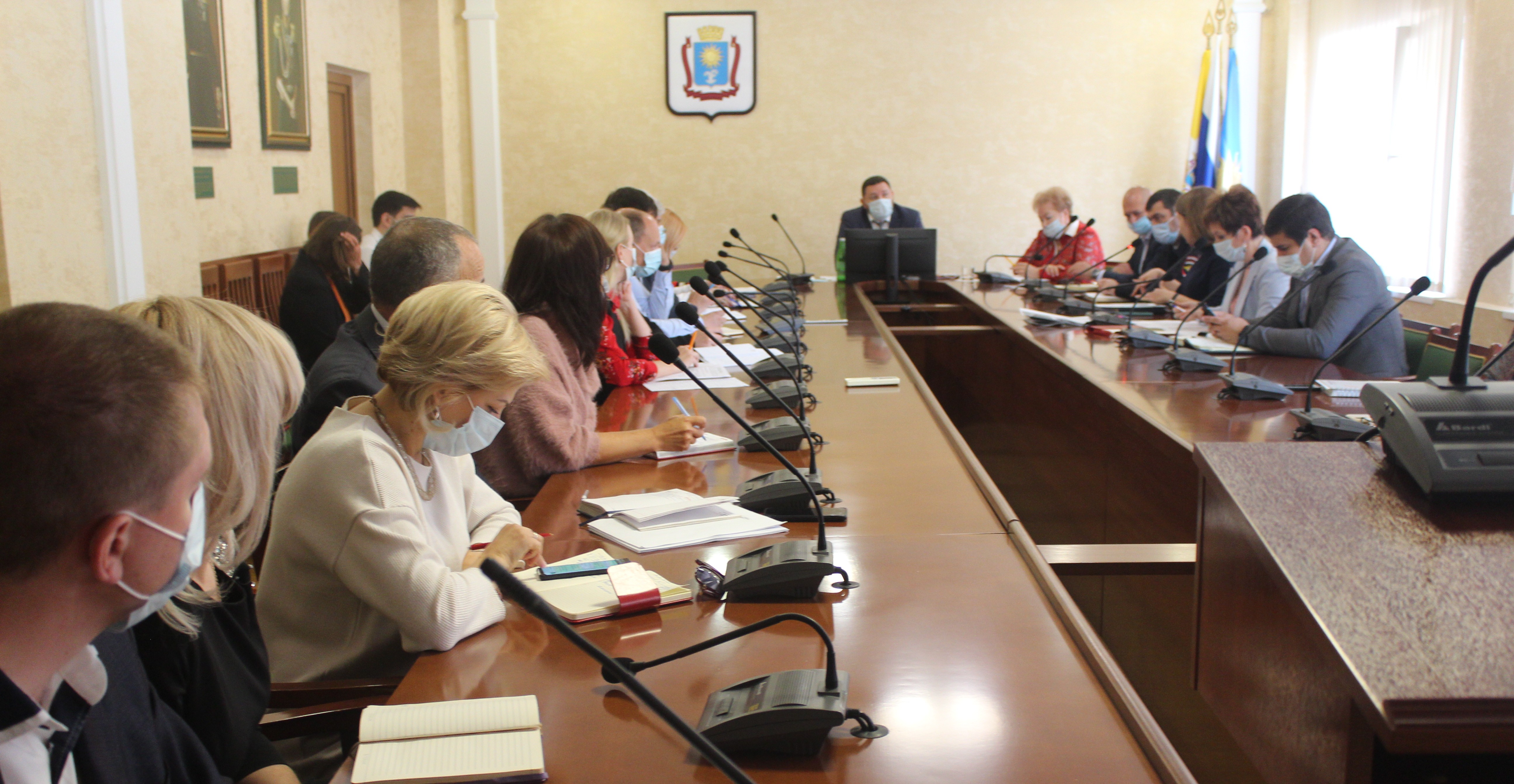 О соблюдении мер защиты от распространения вируса говорили на аппаратном совещании в мэрии Кисловодска