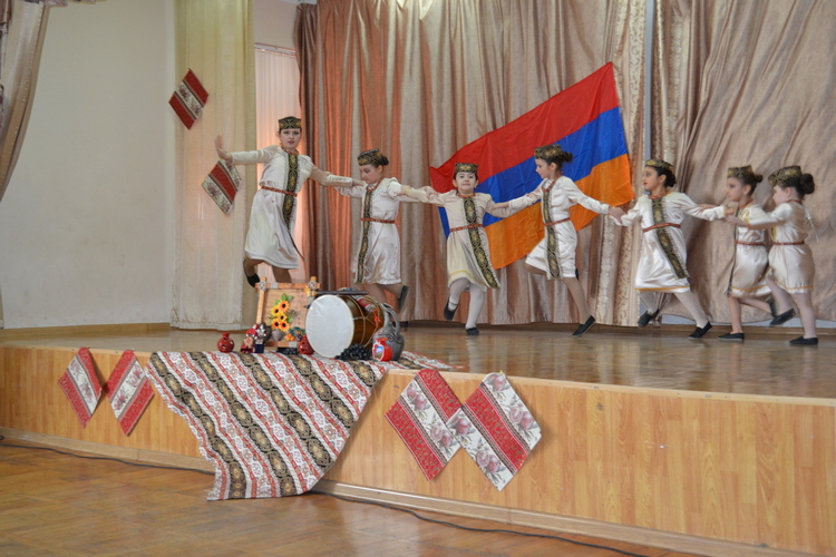 В Кисловодске прошел отчетный концерт хореографического ансамбля «Манушак»