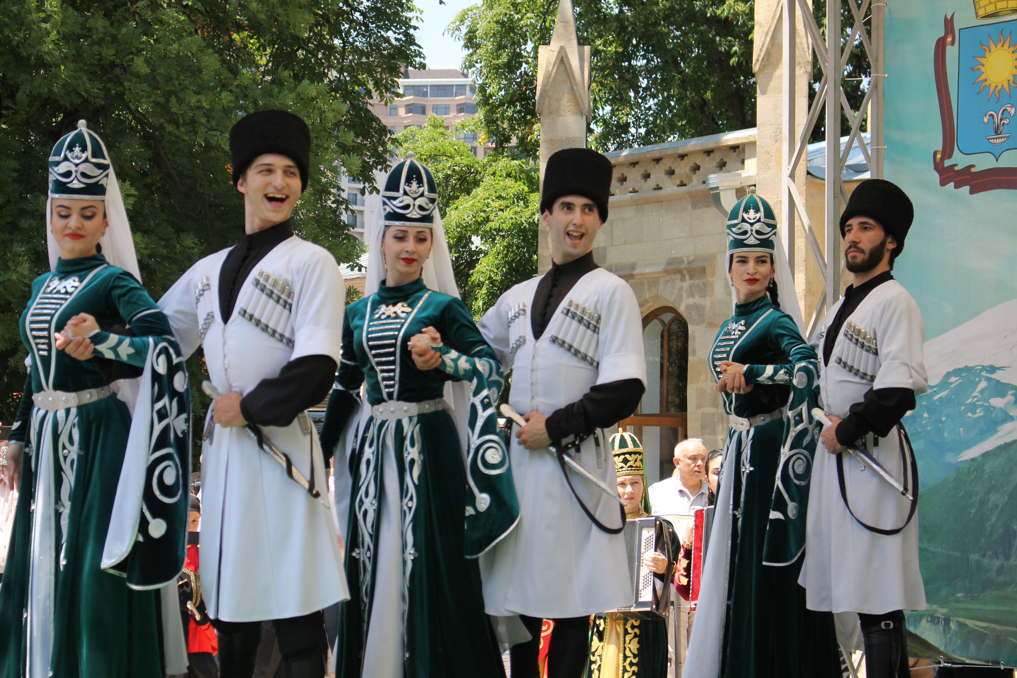 Национальный фестиваль «Гостеприимный Кисловодск» собрал созвездие талантов представителей карачаевского этноса