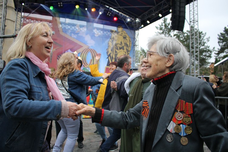 Шестичасовым концертным марафоном Кисловодск отметил День Победы