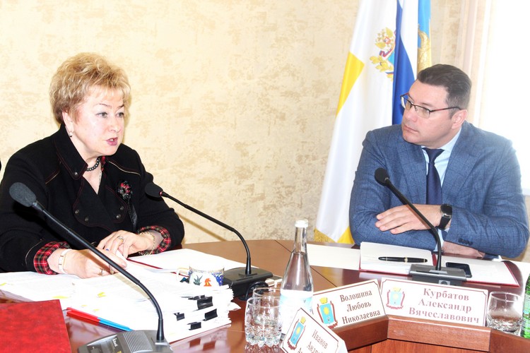 Глава Кисловодска ответил на вопросы депутатов