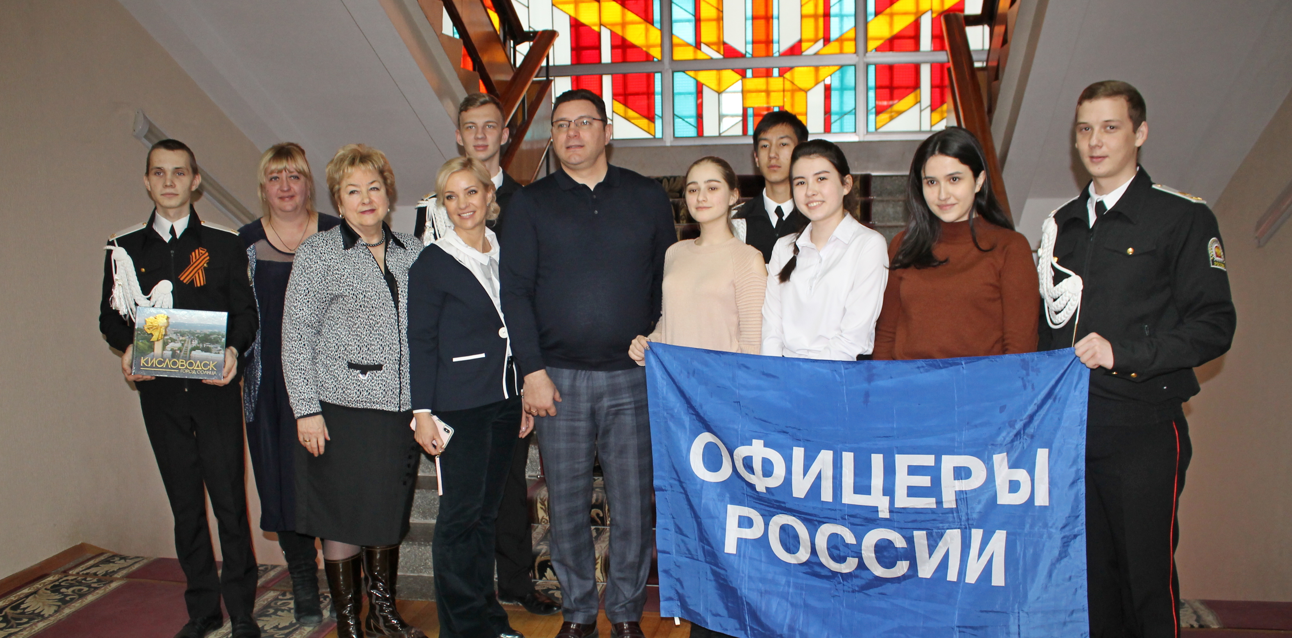 Александр Курбатов встретился с кадетами, вернувшимися из «патриотического путешествия» по Москве
