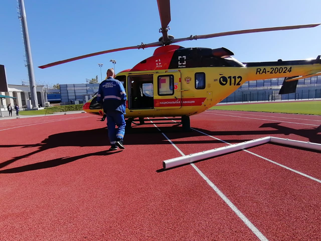 Тяжелого пациента из Кисловодска доставили на вертолете в краевой центр