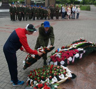 Участники патриотического автопробега «Кисловодск-Брест» достигли середины пути и провели митинг памяти в Воронеже
