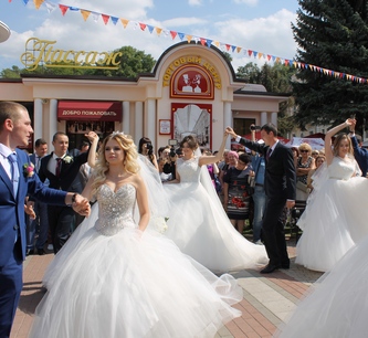 Первый свадебный вальс на Курортном бульваре