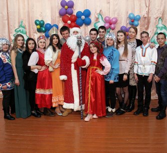 Студенты Кисловодского филиала Ростовского государственного экономического университета подарили детям сказочный спектакль