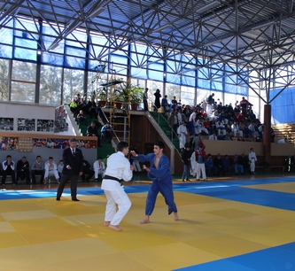 Сегодня в Кисловодске стартовал открытый краевой турнир по дзюдо среди юниоров «За мир на Северном Кавказе»