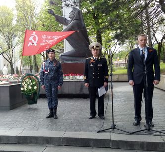 На мемориале «Журавли» в Кисловодске состоялся митинг Союза офицеров и центра «Дружба», посвященный Дню Победы
