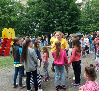 Маленькие кисловодчане встретили начало летних каникул на празднике дворовых площадок