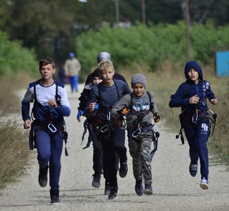 Около ста юных кисловодчан приняло участие в туристско-спортивной игре «Юный спасатель – осень 2017»