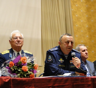 Военный комиссар городов КМВ провел встречу с призывной молодежью Кисловодска