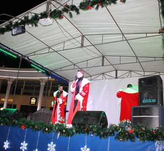 Тысячи жителей и гостей Кисловодска по традиции встретили Новый год на Курортном бульваре