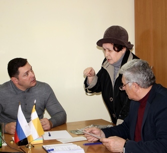 Александр Курбатов  провел традиционную встречу с жителями, которые обратились к Главе города-курорта Кисловодска с личными вопросами