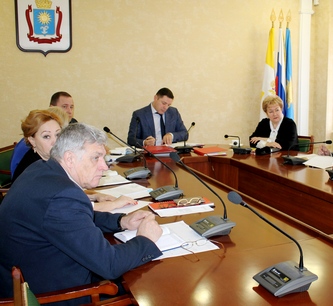 В администрации Кисловодска состоялось еженедельное аппаратное совещание под руководством Главы города-курорта Александра Курбатова