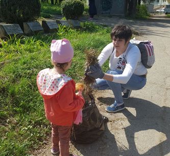 Волонтеры экологического движения на майских праздниках провели субботники в Кисловодске