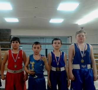 Юные кисловодские боксеры ДЮСШ «Старт» выиграли турнир на КМВ