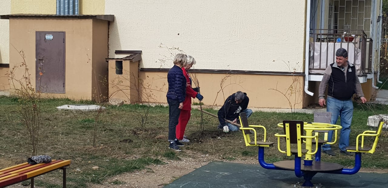 В Кисловодске  озеленили детские площадки