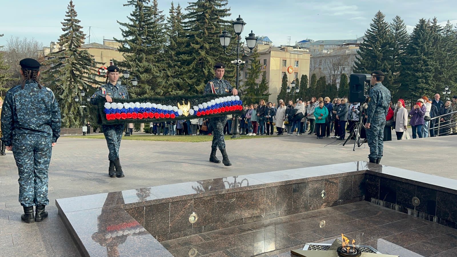 В Кисловодске в День неизвестного солдата почтили память погибших героев.