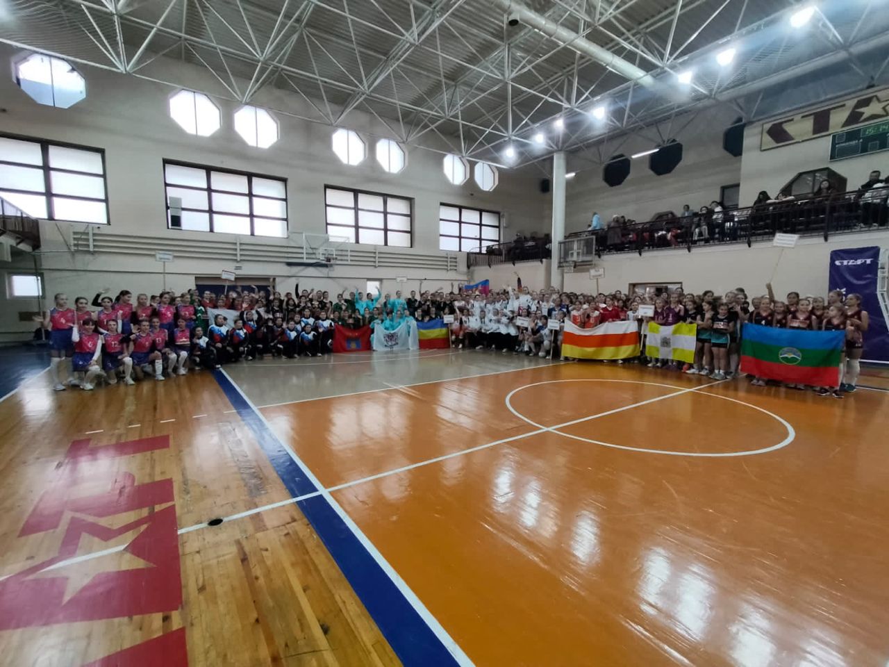 В Кисловодске стартовало Межрегиональное Первенство России по волейболу среди девочек.