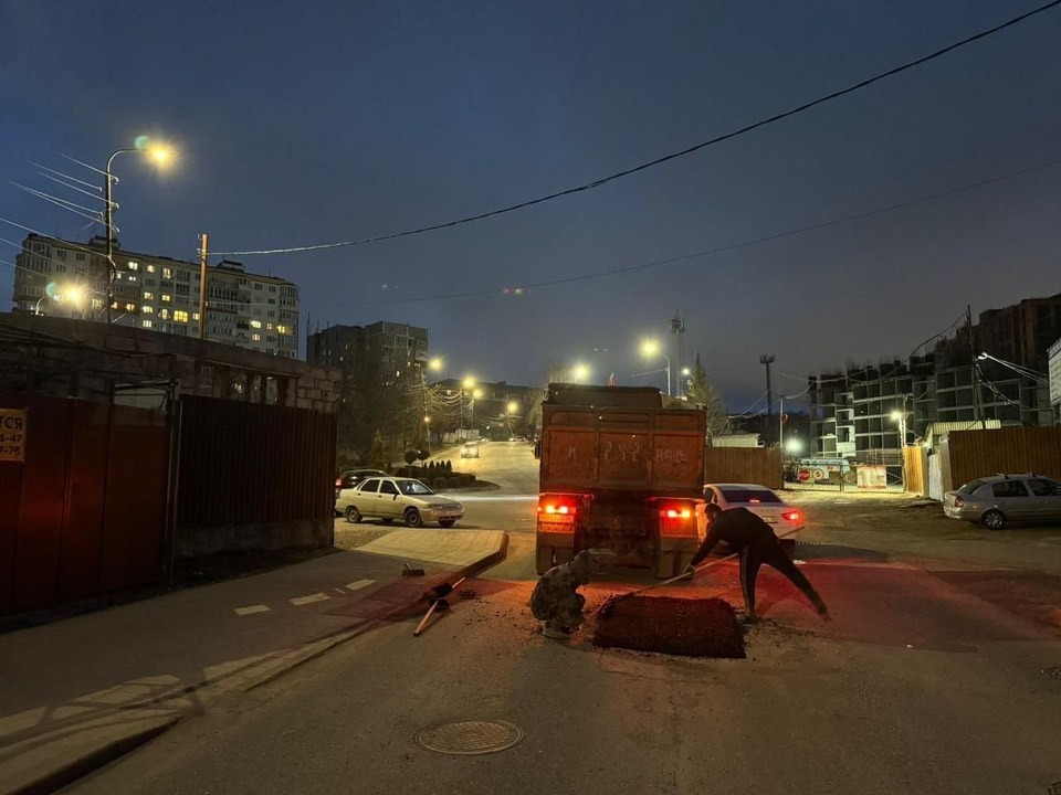 Ямочный ремонт автомобильных дорог начали в Кисловодске.
