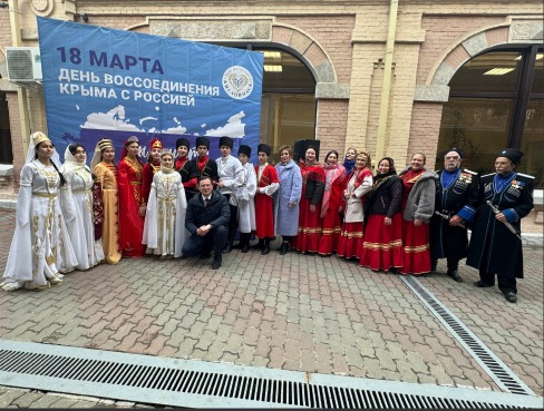Глава Кисловодска празднично встретил крымчан, прибывших на поезде в Кисловодск.