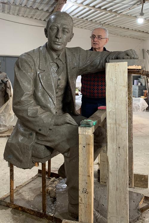Изготовление первой на Северном Кавказе скульптуры Сергея Рахманинов для музыкальной школы в Кисловодске близится к завершению.