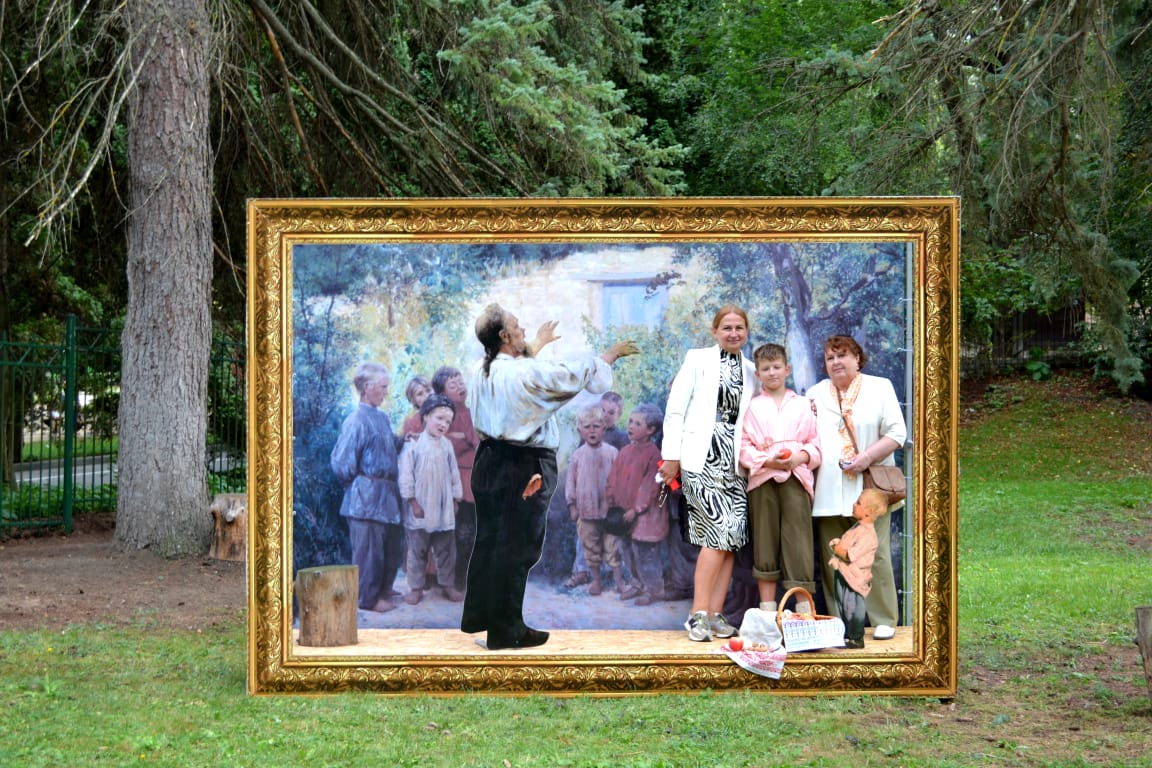 В Кисловодска создали 10-метровую копию знаменитой картины Ярошенко «Хор»