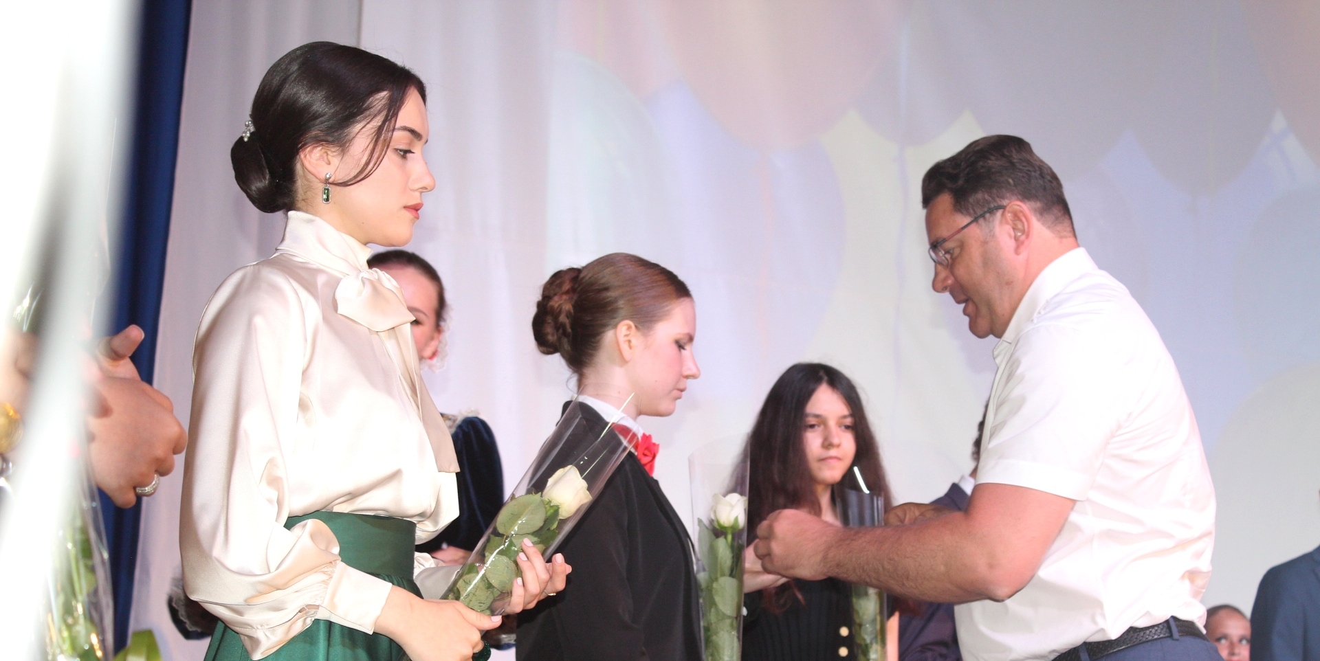 134 выпускника общеобразовательных школ Кисловодска получили медали за успехи в учебе