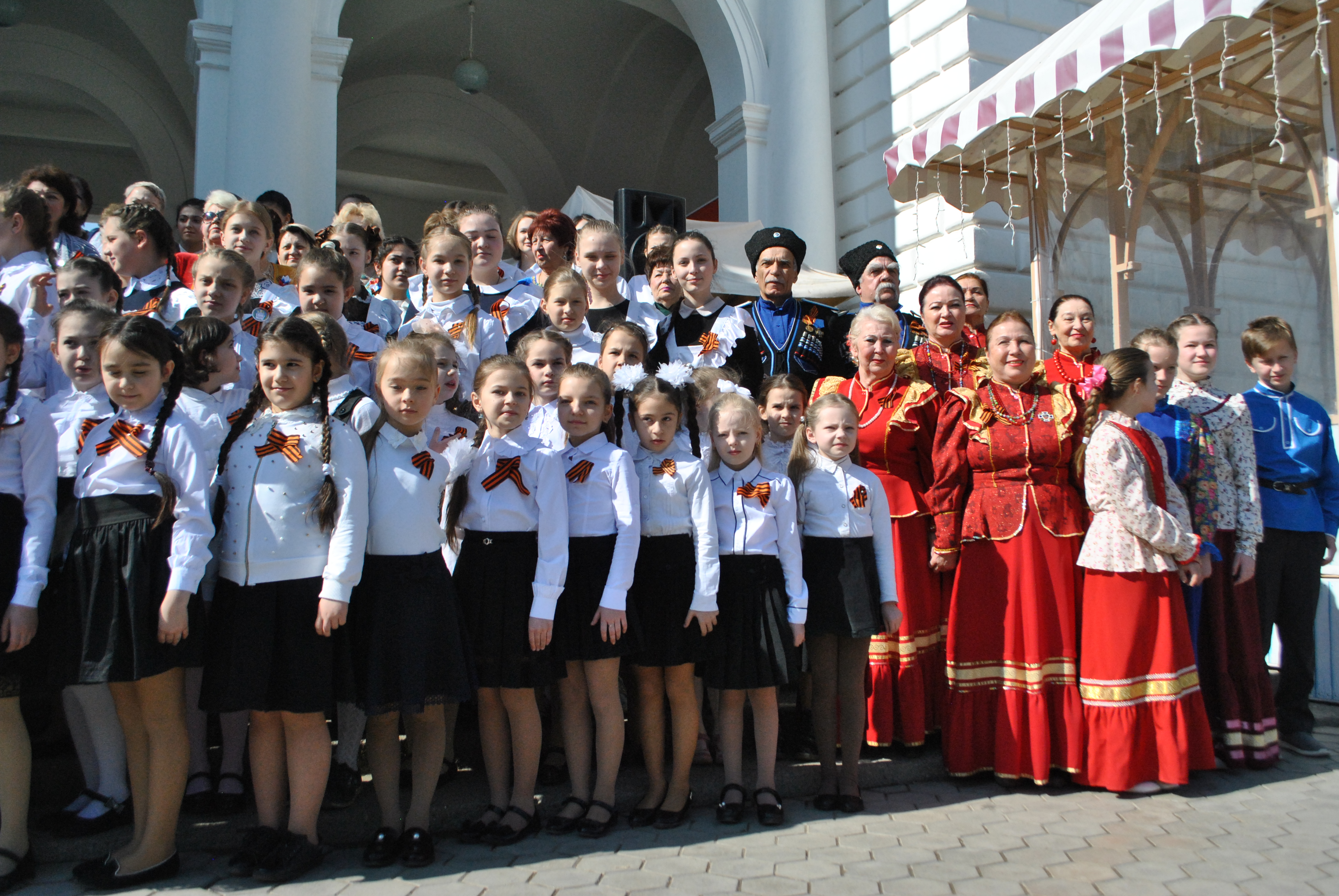 Голос победы конкурс. Форма одежды в Кисловодске. Флешмоб за Россию в Кисловодске 5 марта.