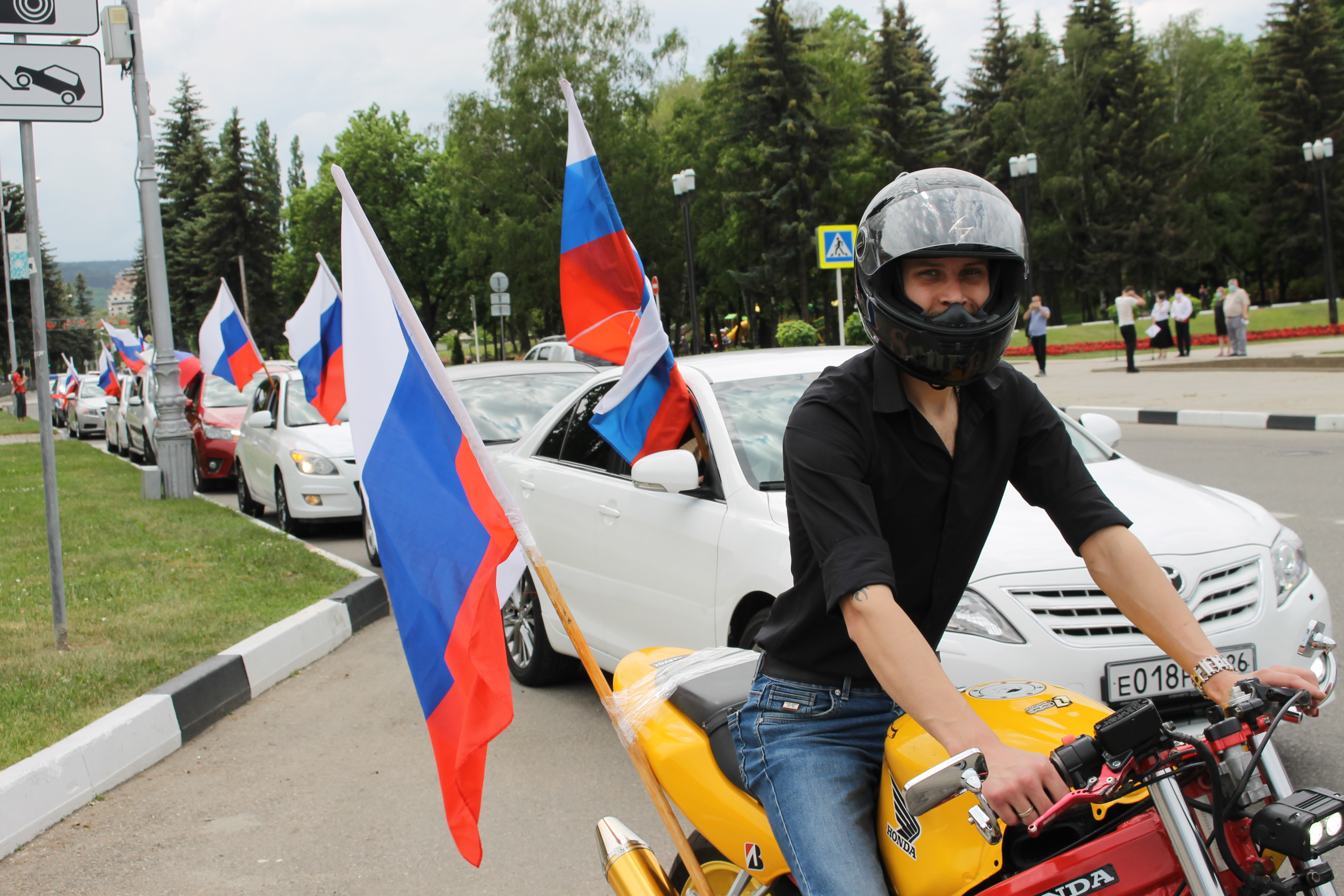 В Кисловодске состоялся автопробег, посвященный Дню России