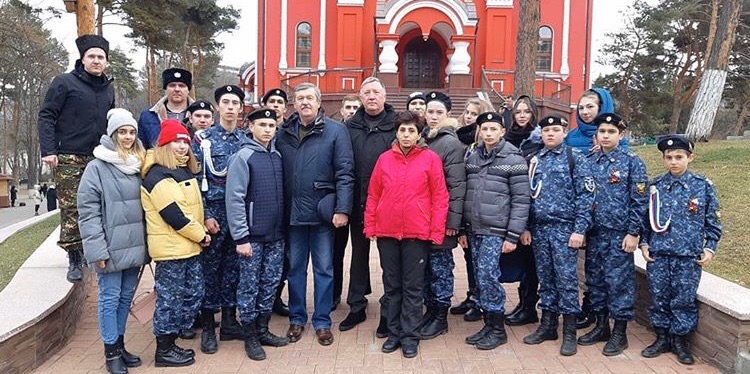 Генерал-полковник Владимир Чиркин попробовал казачью кашу в Кисловодске