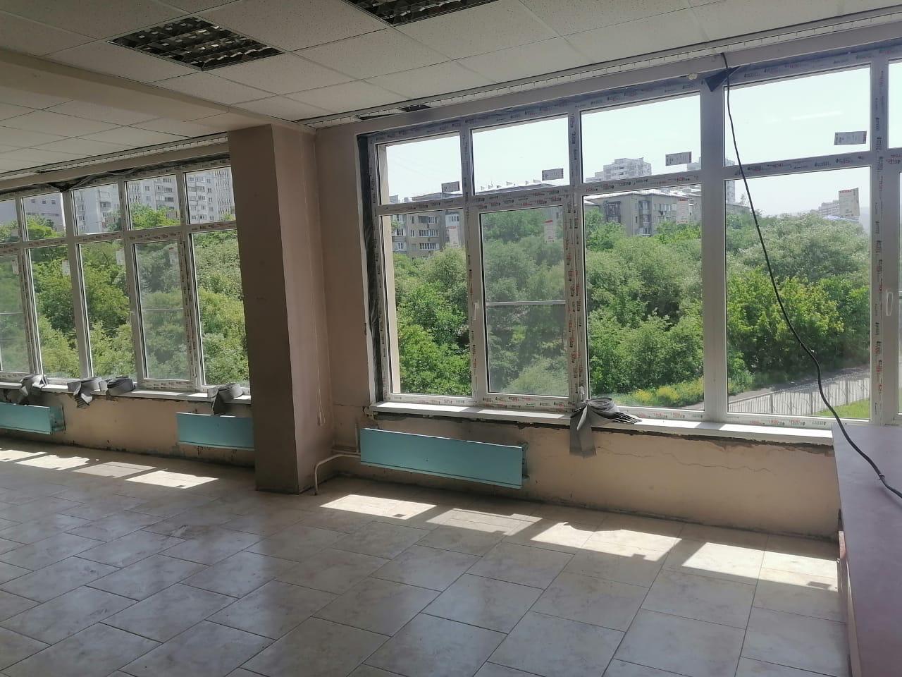 В школах Кисловодска идёт замена старых окон