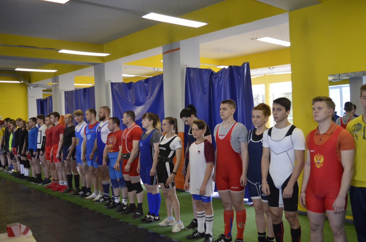 В Кисловодске любители активного образа жизни соревновались в силовых видах спорта