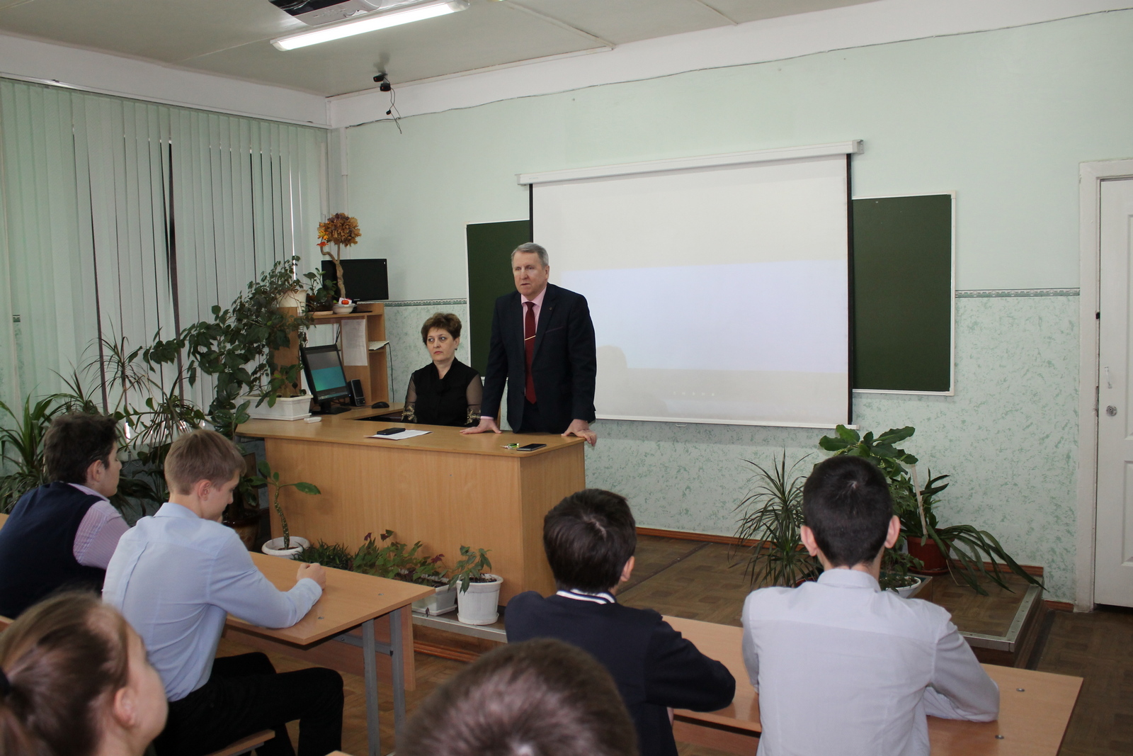 Открытый урок охраны здоровья провели педагоги для школьников Кисловодска