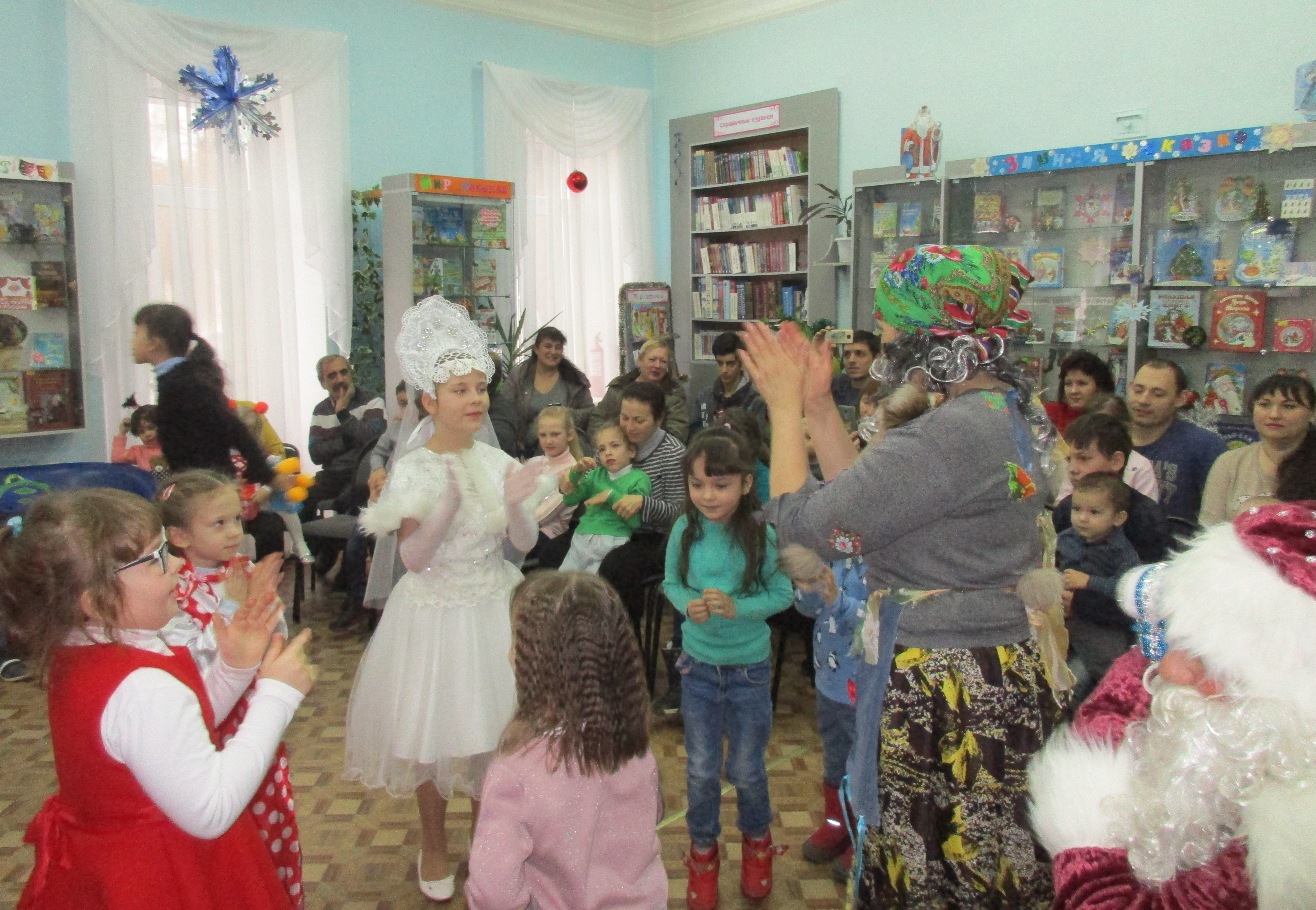 Совет женщин города-курорта  Кисловодска подарил новогоднее настроение  детям из многодетных, опекунских семей и ребятам с ОВЗ