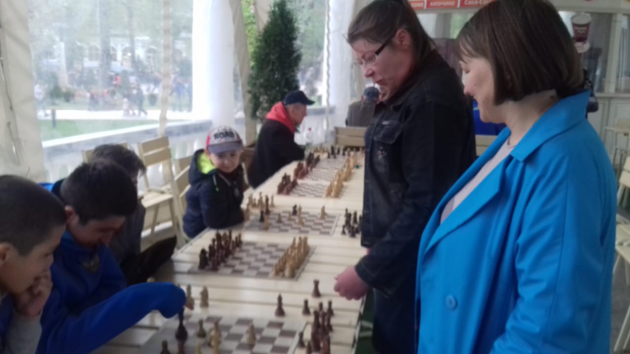 30 шахматистов приурочили блиц-турнир ко Дню Победы