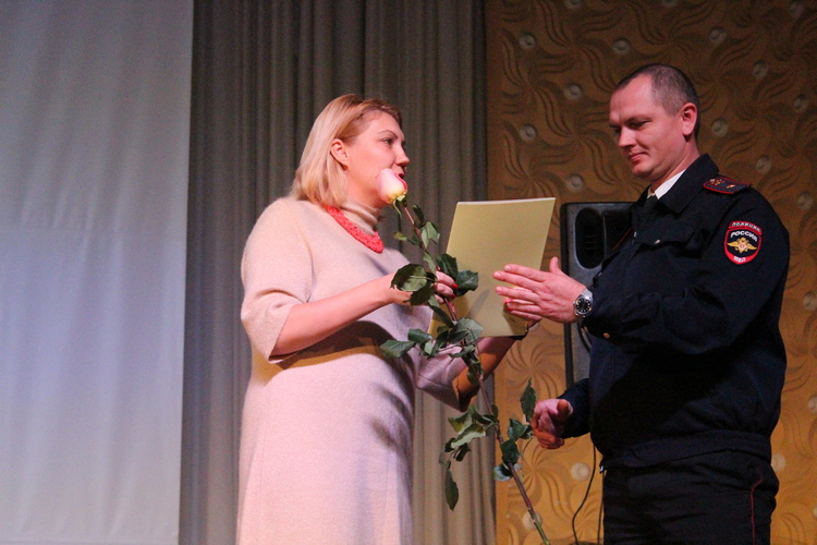 В Кисловодске сотрудников полиции поздравили с профессиональным праздником