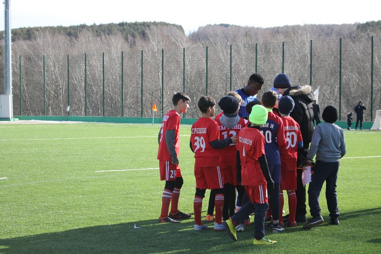 Юные футболисты Кисловодска оценили игру мастеров